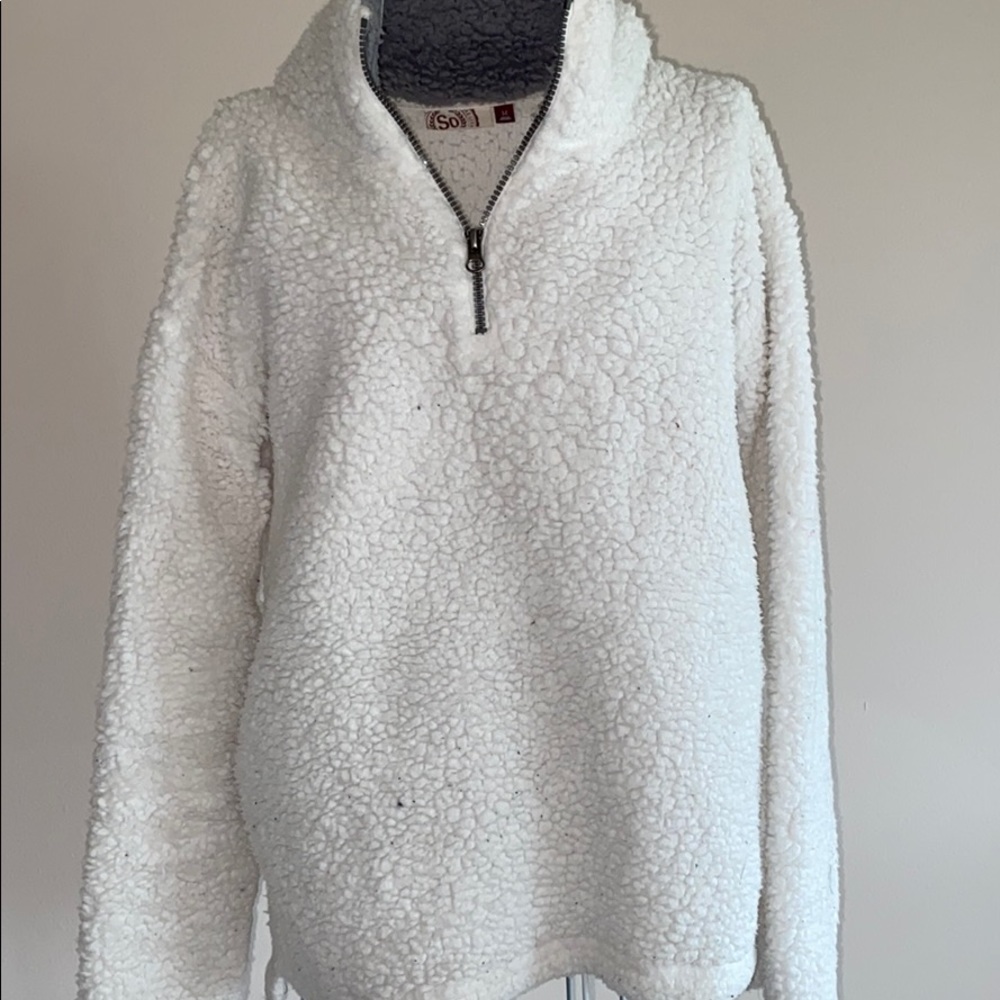 White Sherpa quarter zip size medium